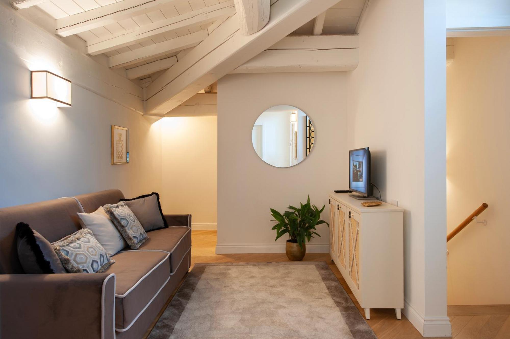 Giotto With View Apartment