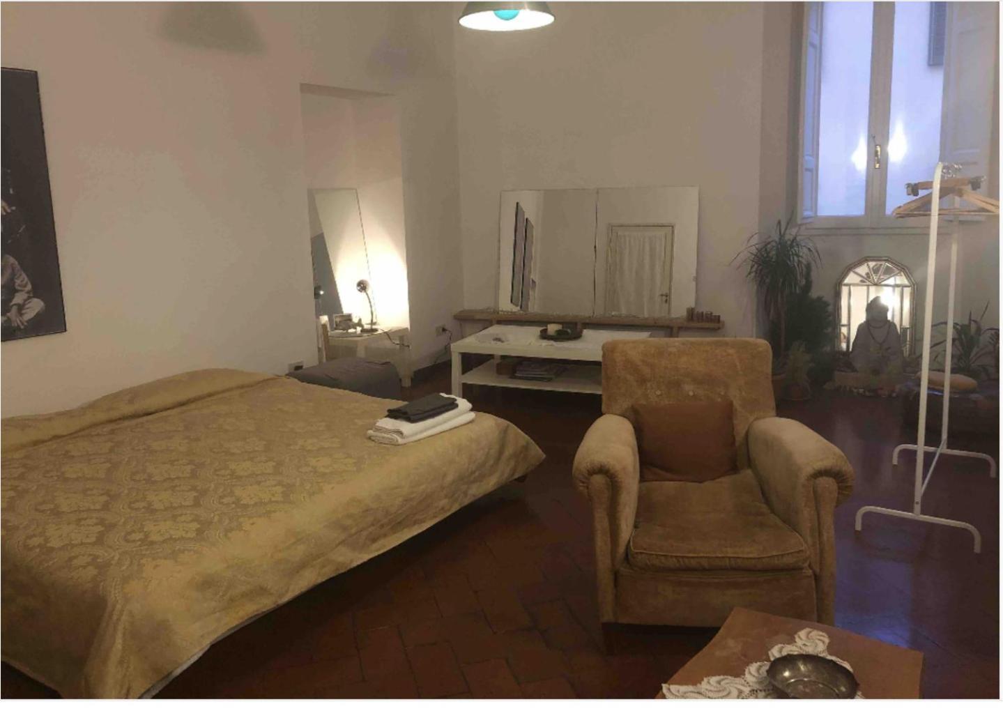 Large In Antique Building In Santo Spirito * Florenz