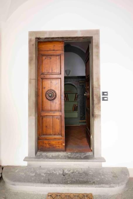 Ginny's House- Borgo La Croce Luxury Apartment Florence