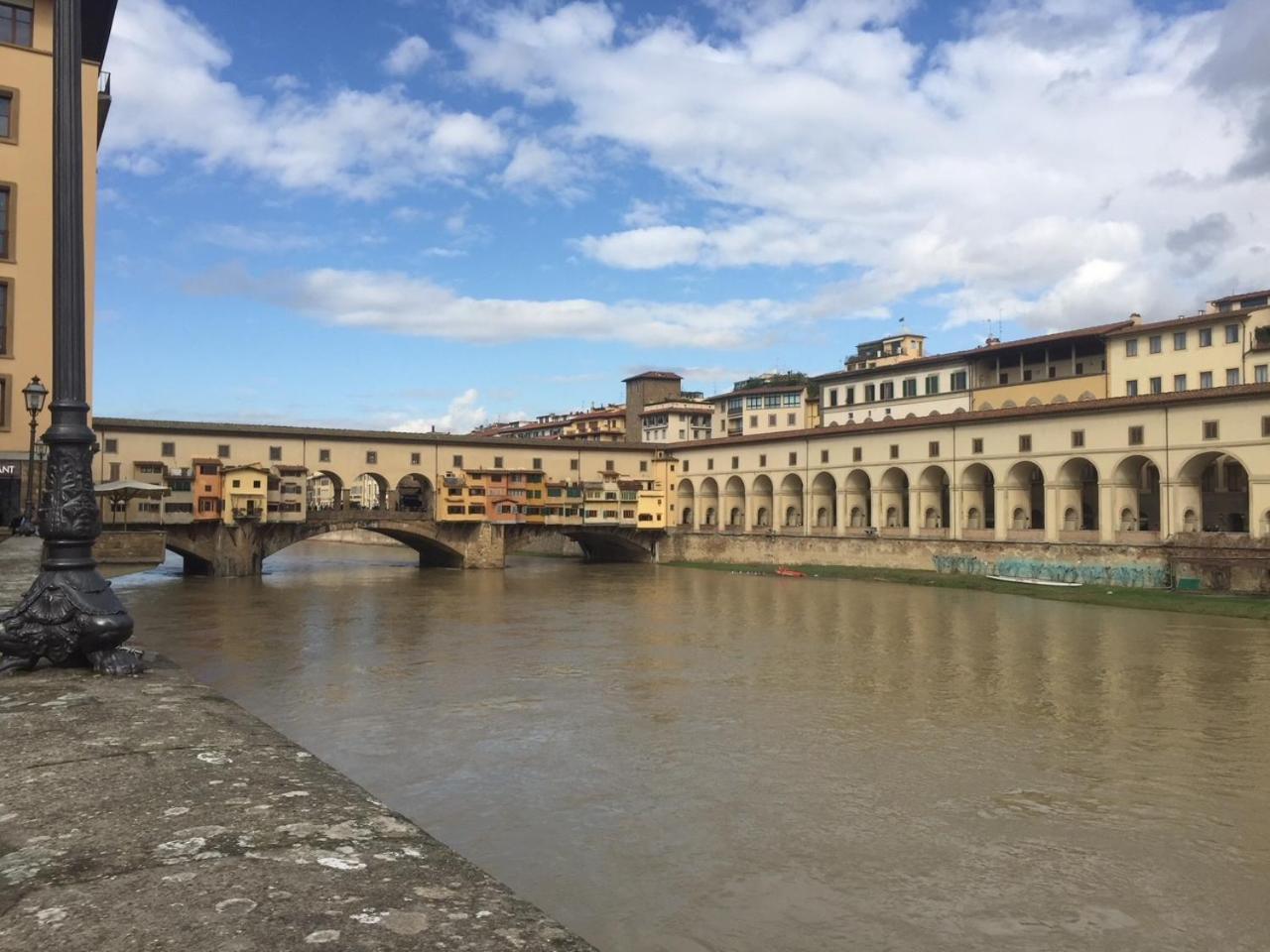 Ponte Vecchio Space Apartment