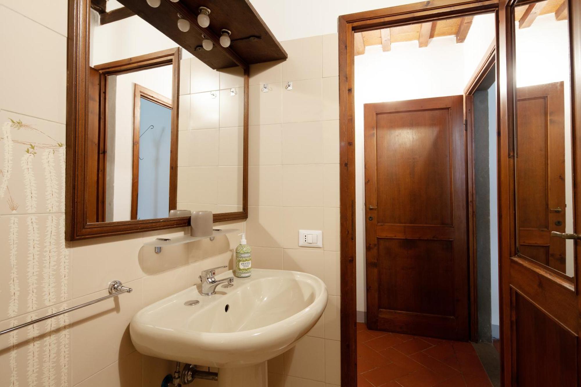 Aurora's, Renaissance Suite, Historic Apartment, Pivot Location, Few Walks From All, Ac Bedroom Apartment Florenz