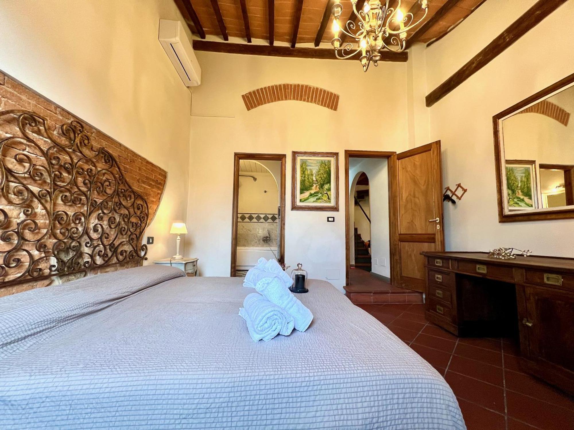 Typical In The Historic Centre Apartment *
