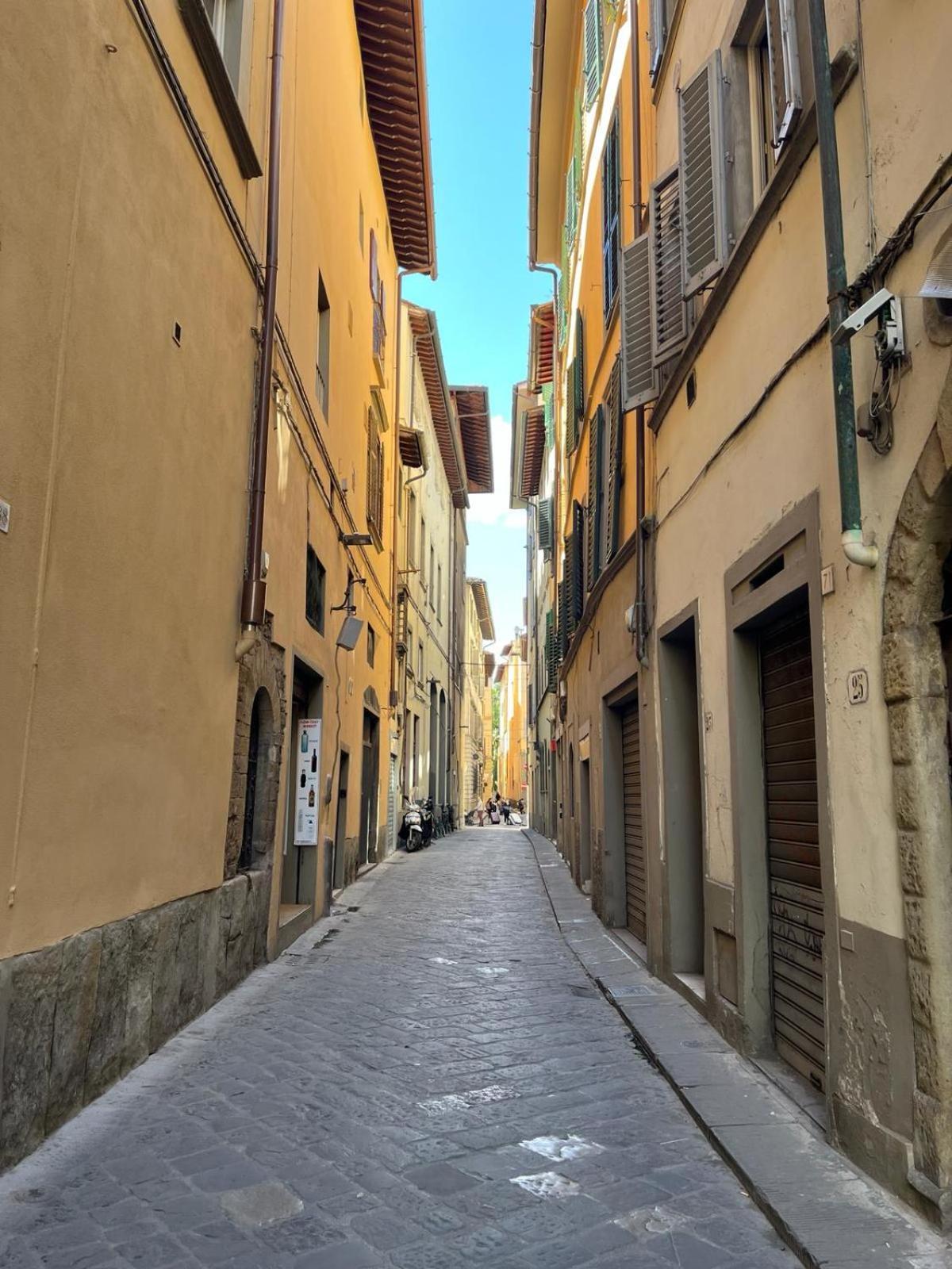 Cozy Santa Maria Novella Uffizi Duomo 2beds-2baths Apartment *