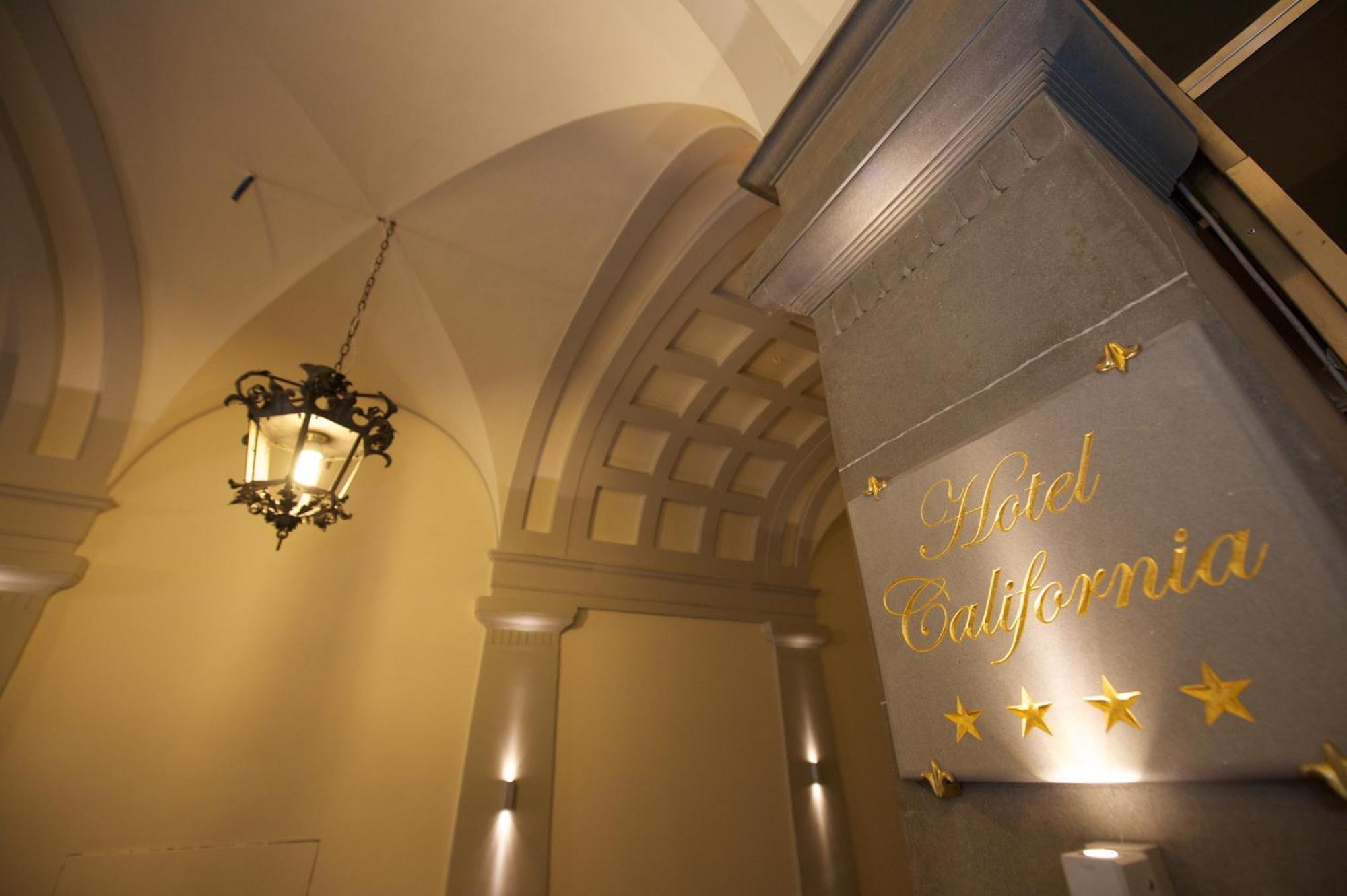 Hotel California 4*