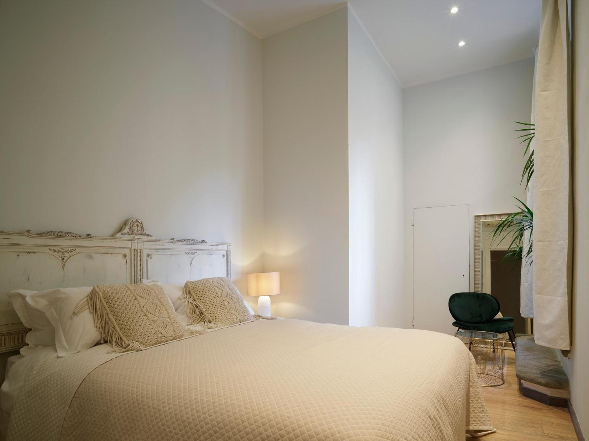 Bright 3-bedroom With Patio In Historic Center Near Duomo *