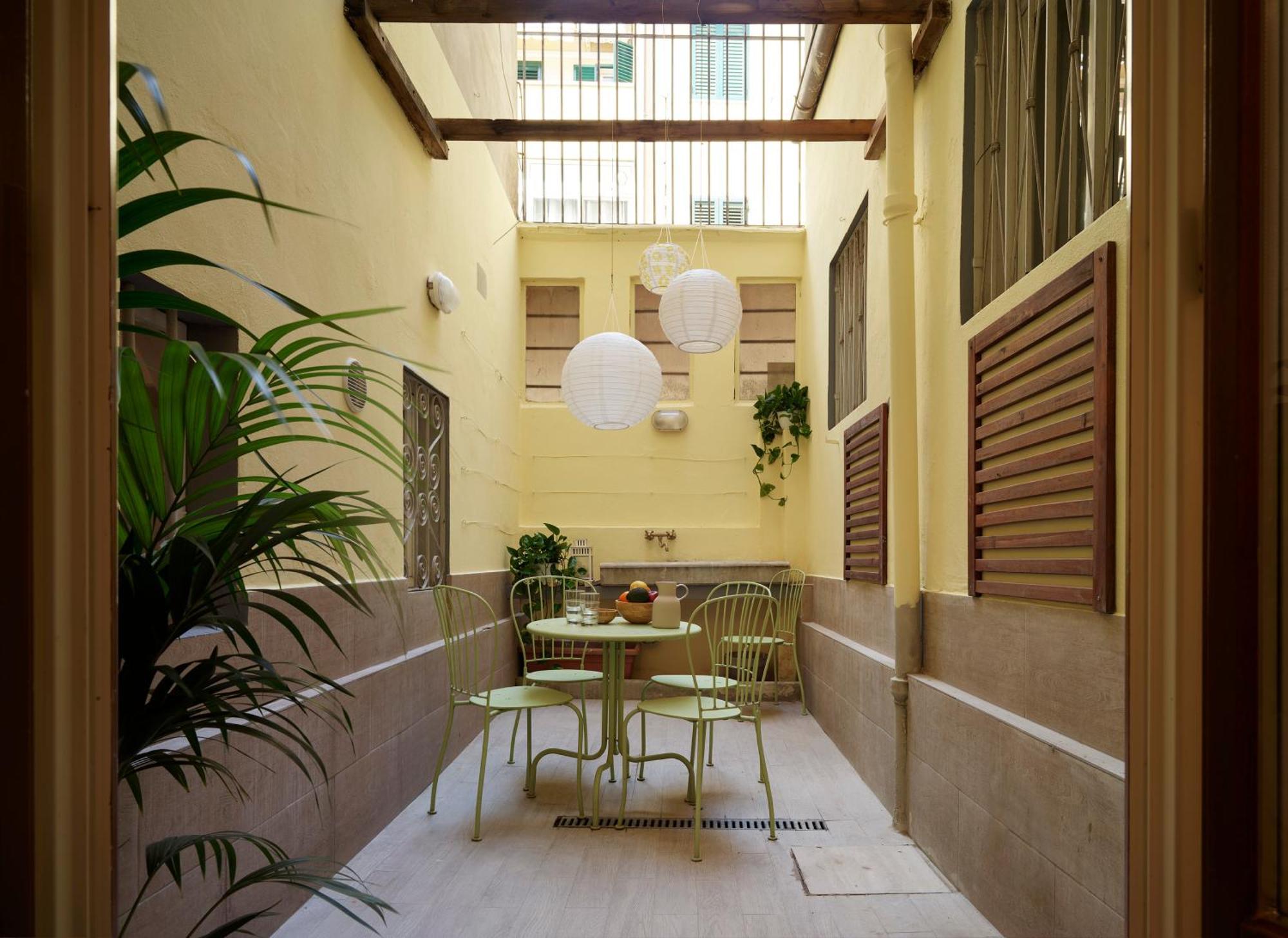 Bright 3-bedroom With Patio In Historic Center Near Duomo *