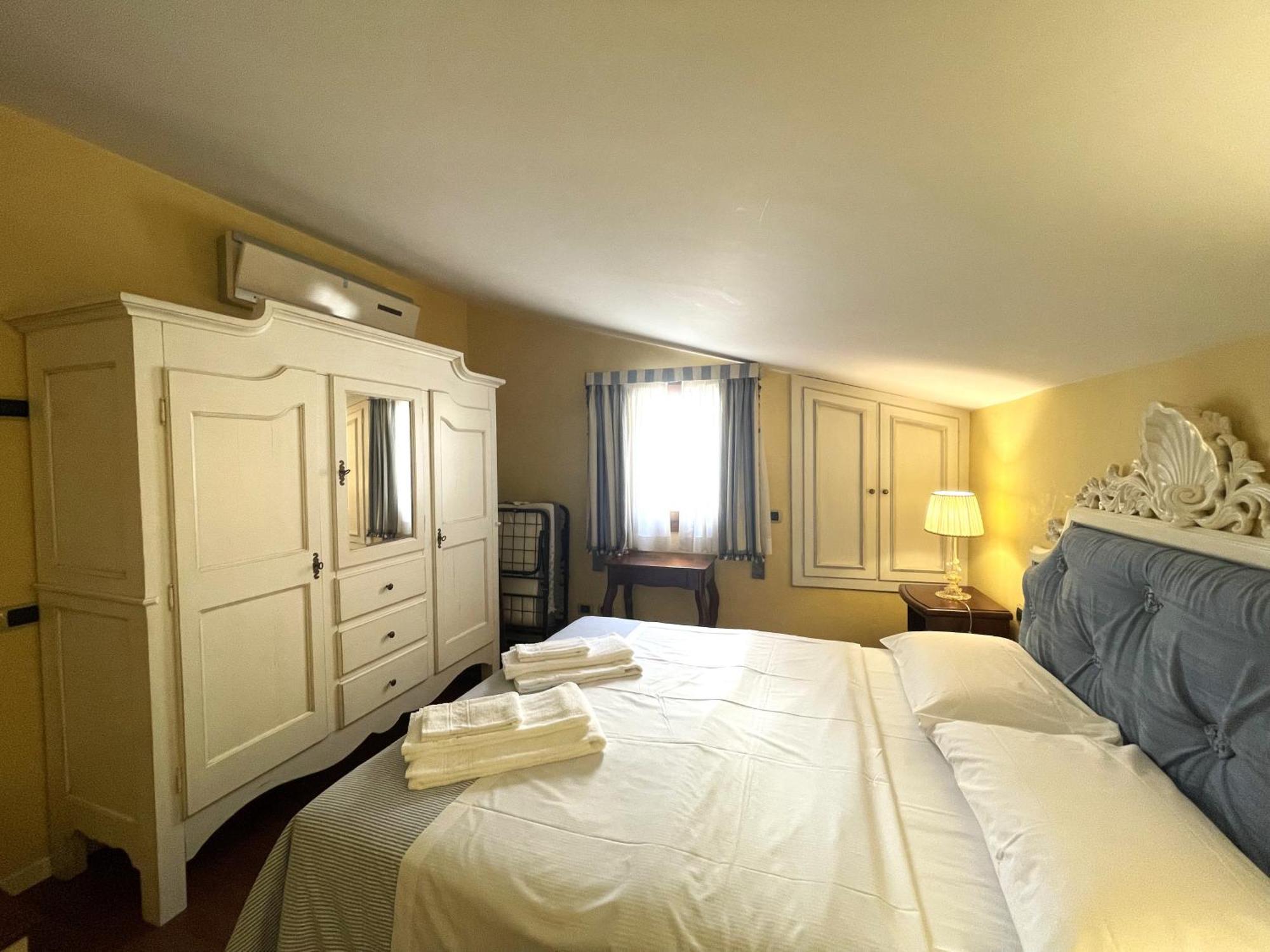 Magenta Apartment Florence