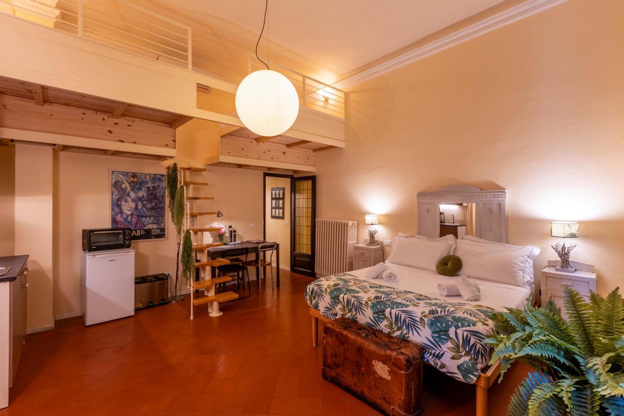 Bed & Breakfast Secret Garden