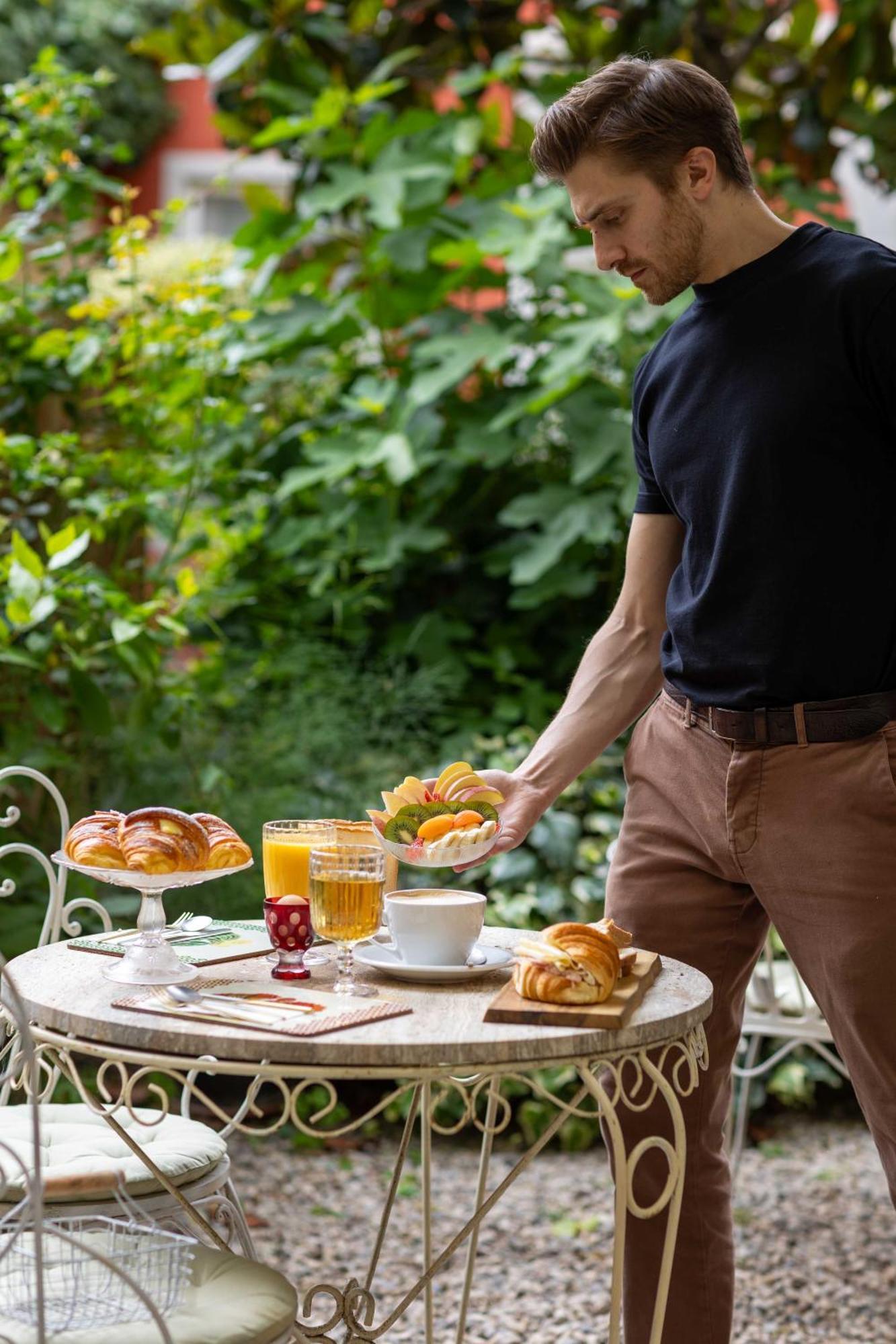 Secret Garden Bed & Breakfast *