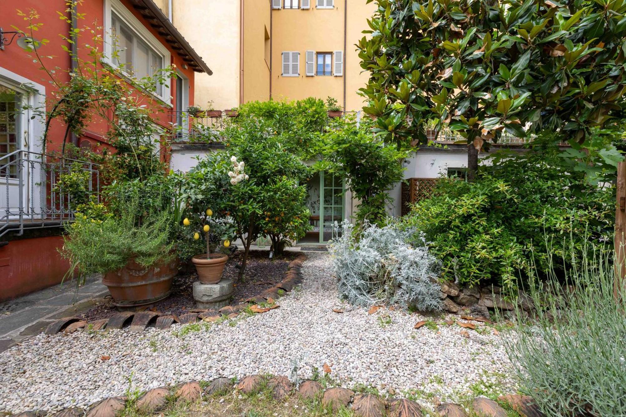 Secret Garden Bed & Breakfast *