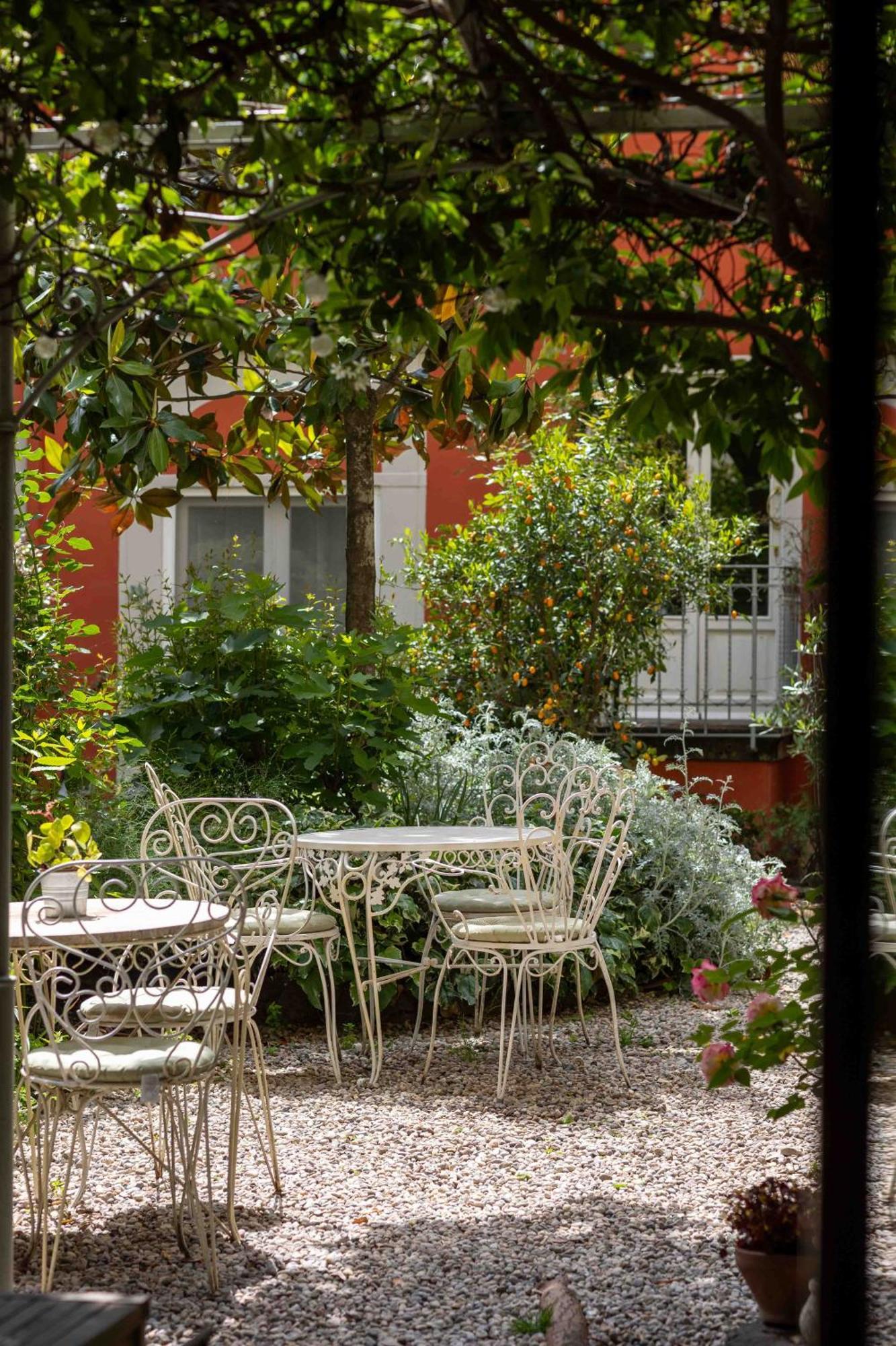 Bed & Breakfast Secret Garden