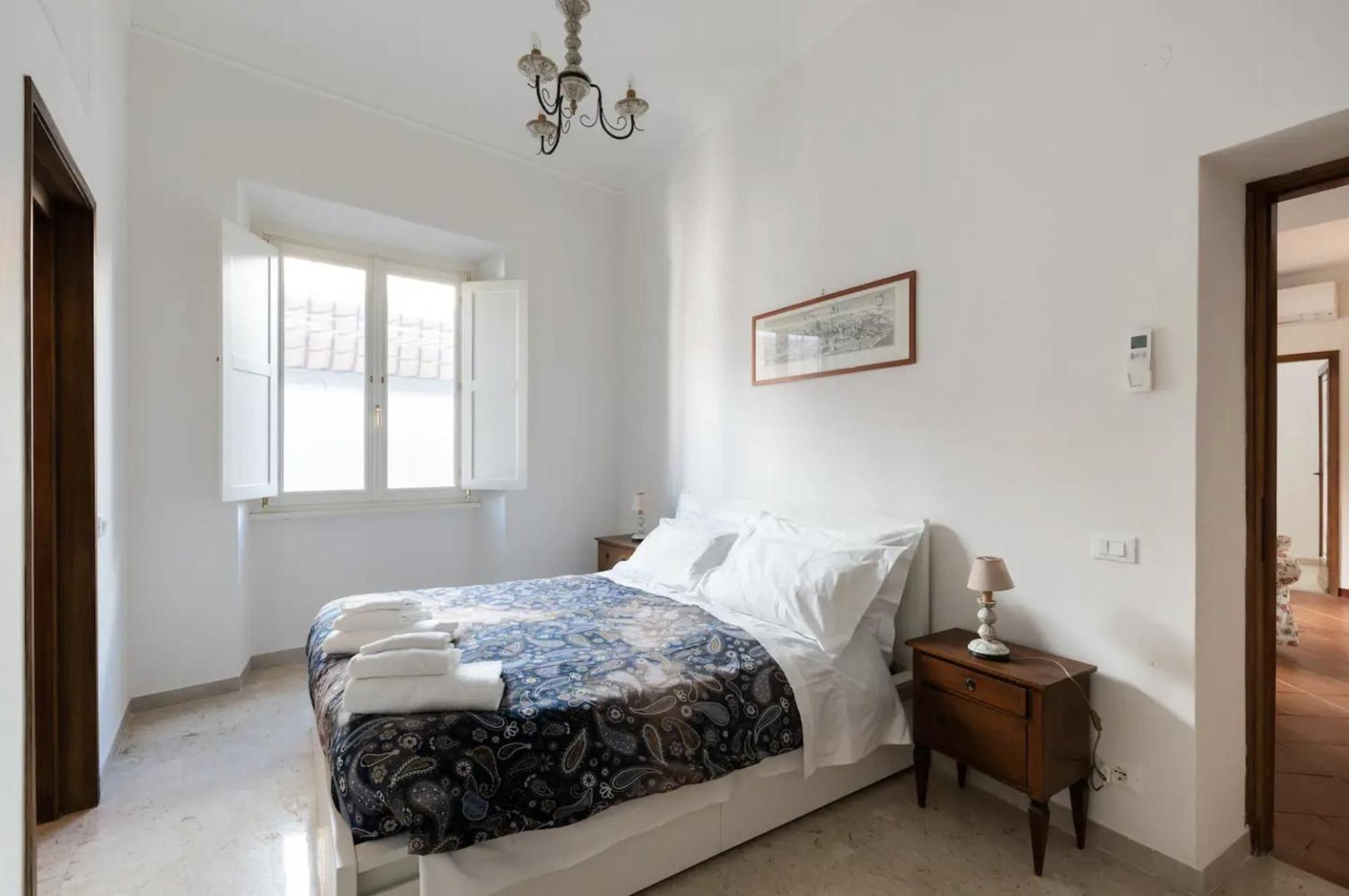 Giglio & Viola Borgia Apartment