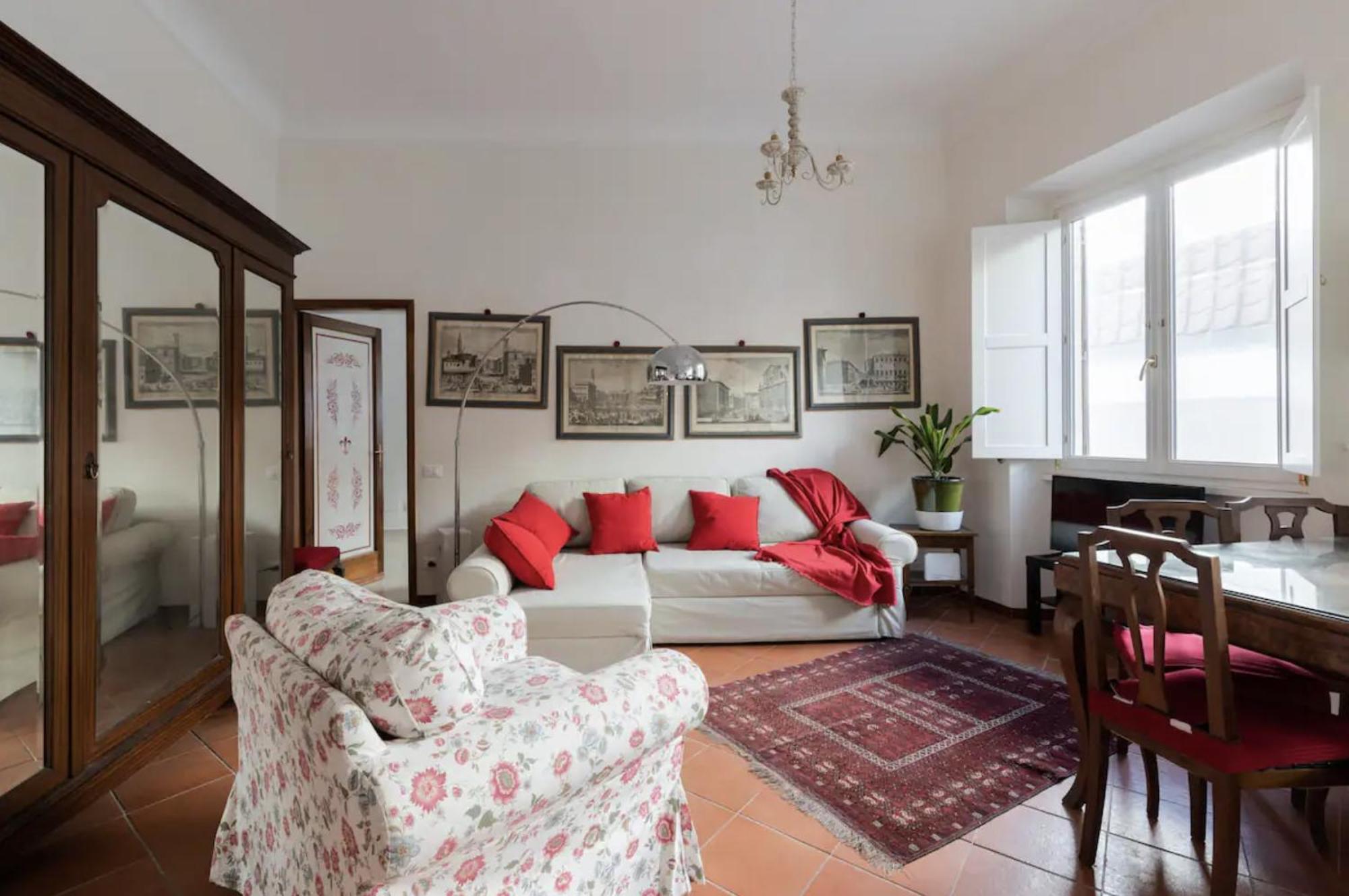 Giglio & Viola Borgia Apartment