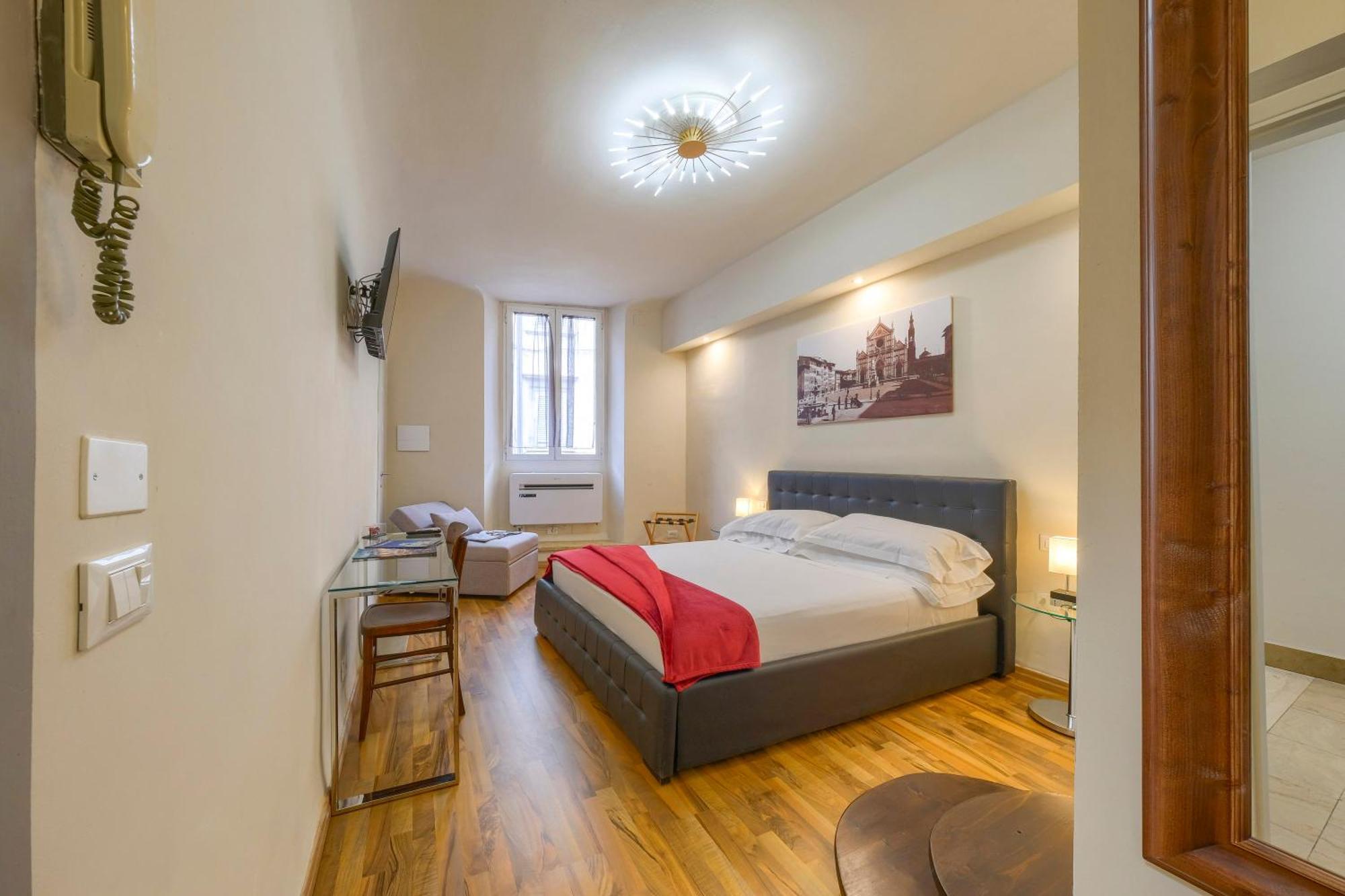 Boutique Santa Maria Novella 3* Florenz