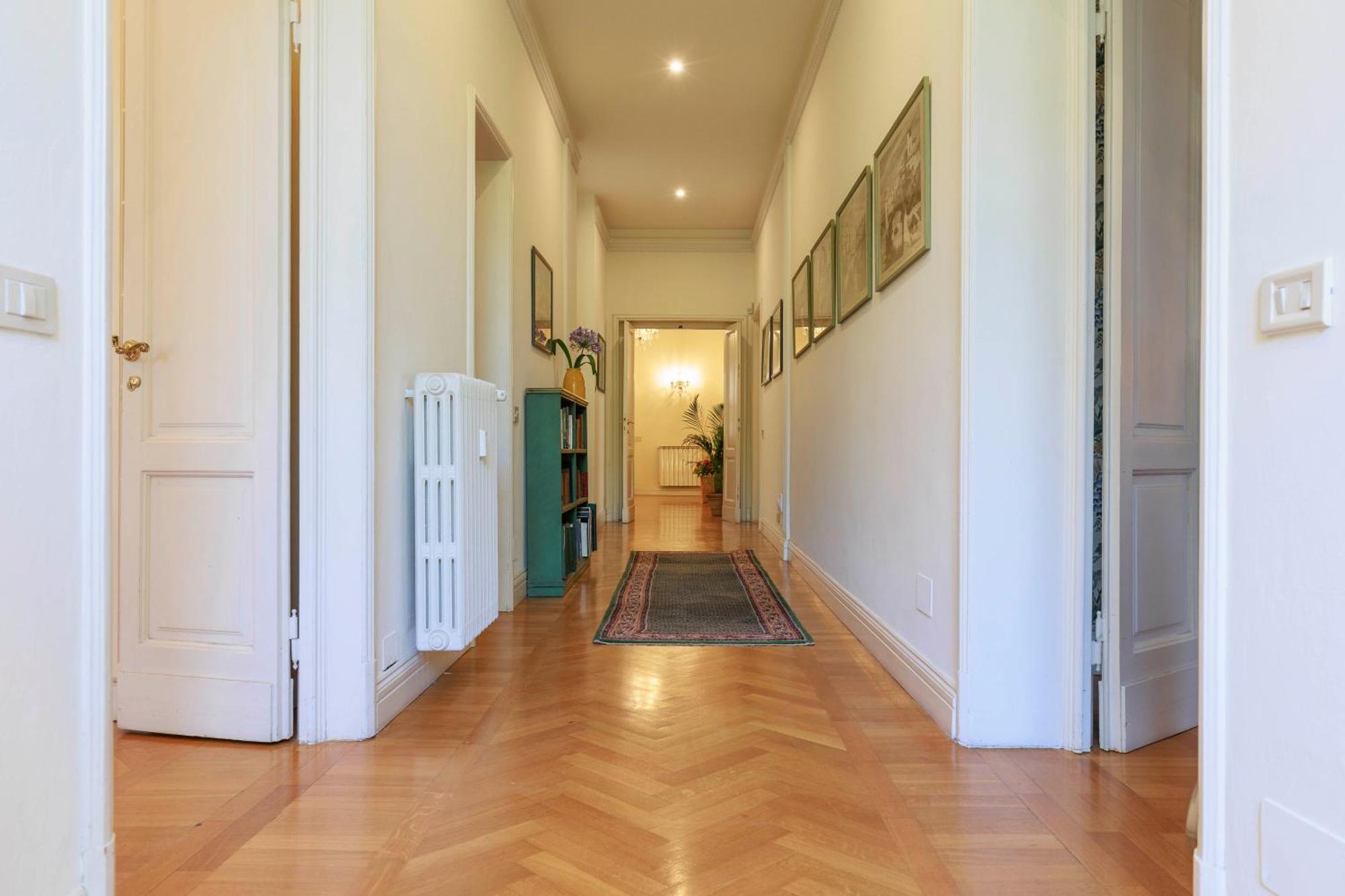 Huge With Private Garden Appartement