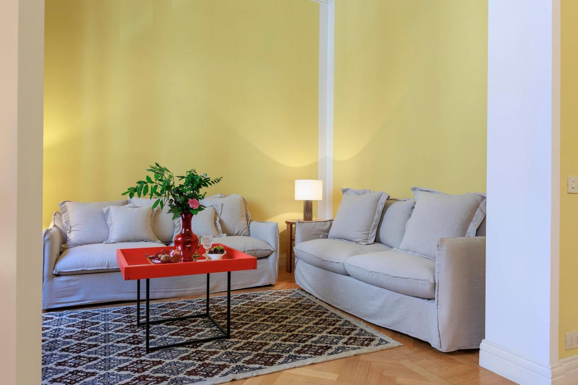 Huge With Private Garden Appartement