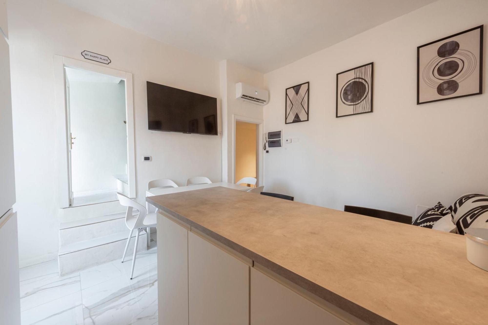 Guelfa 51 By Mmega Apartment