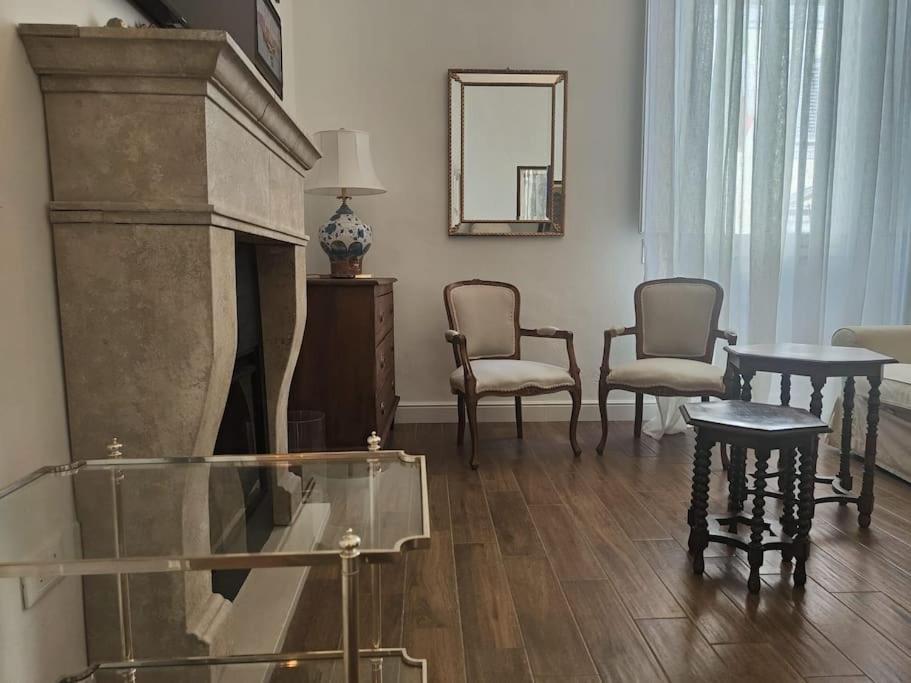 Santa Caterina Palace In Florence-3 Bedroom Apartment *