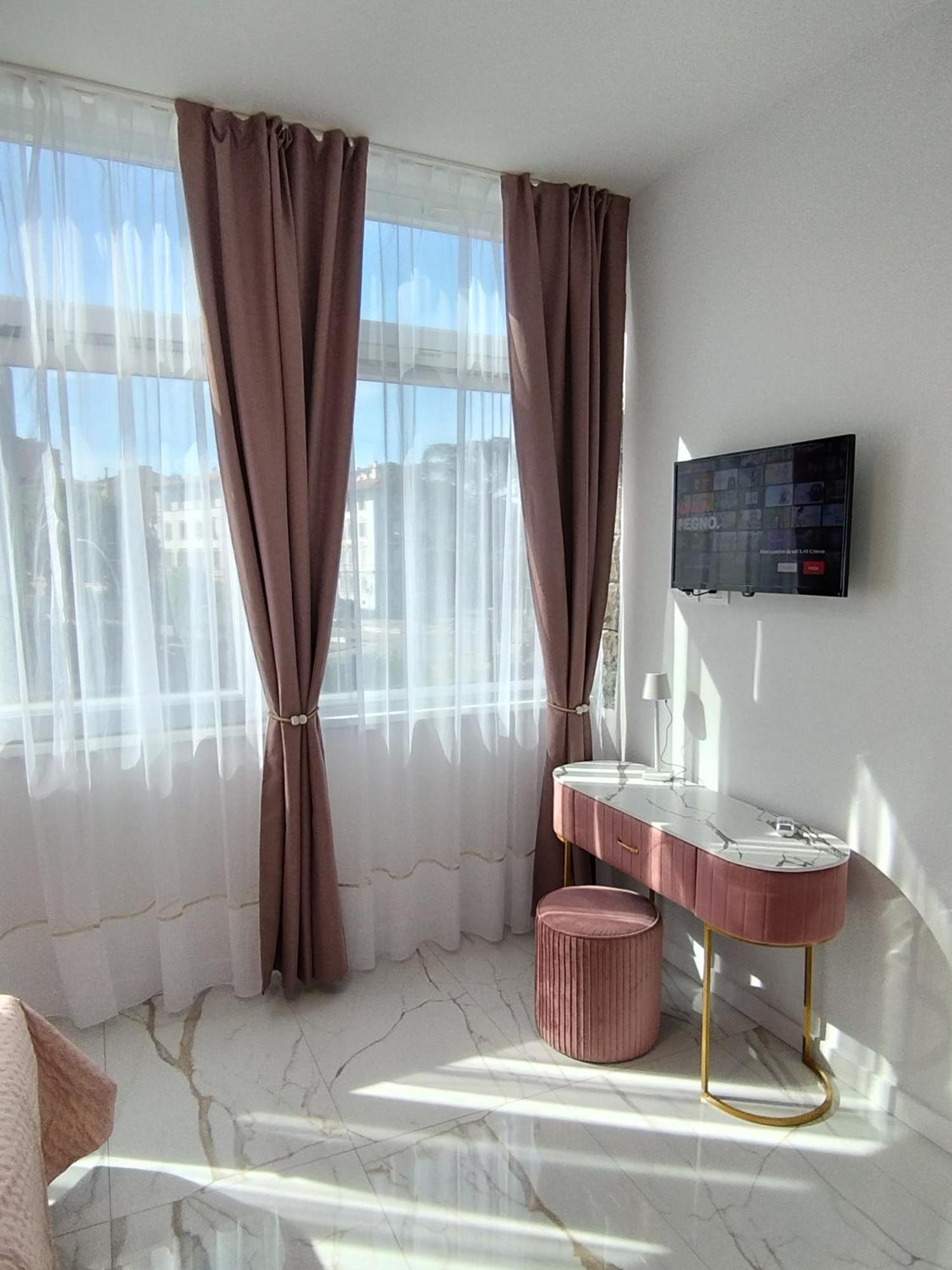 Lux Center, 2camere, 2bagni, Train Station Smn Appartement