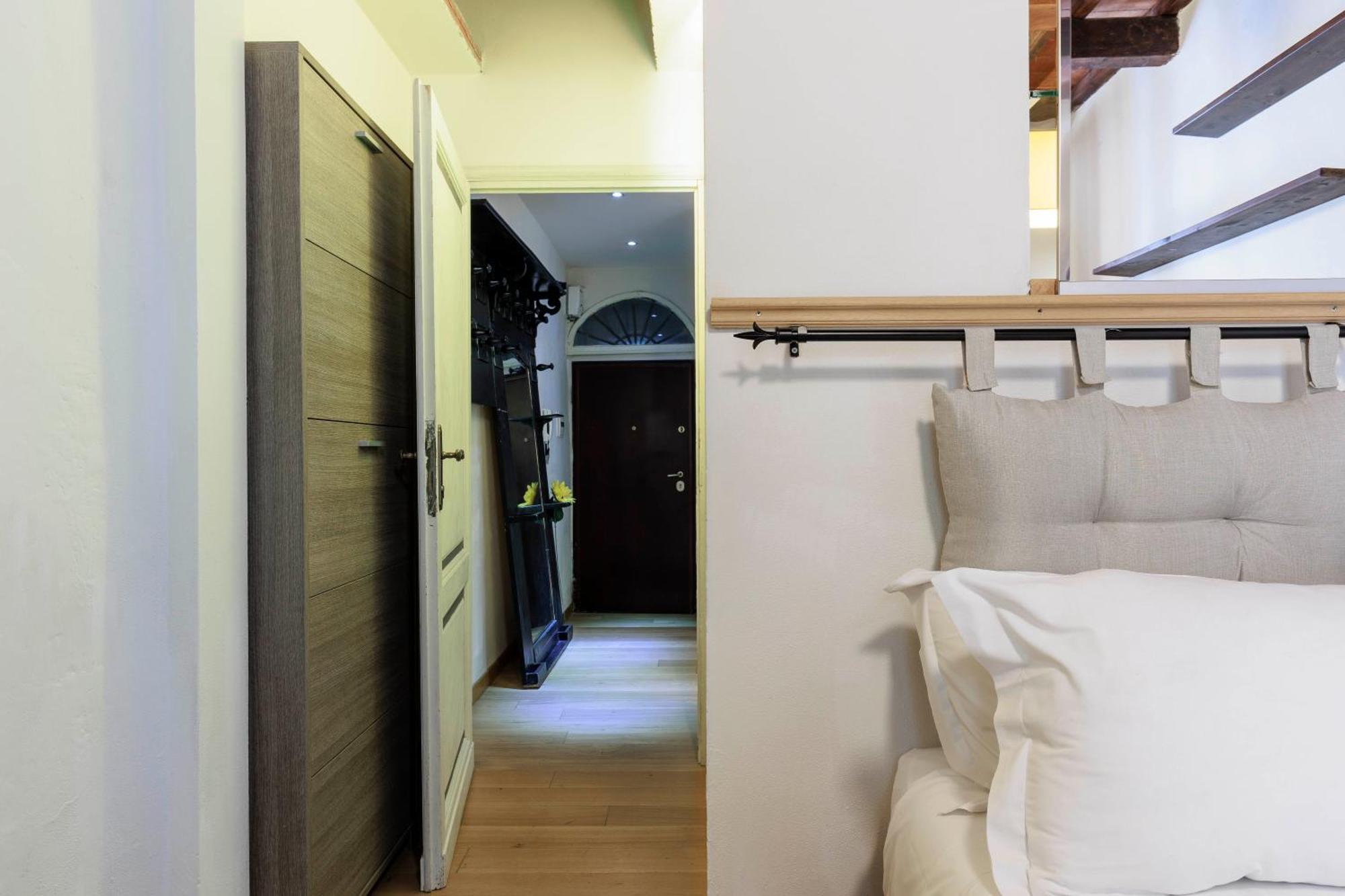 Santa Maria Novella Elegant Apartment Florence