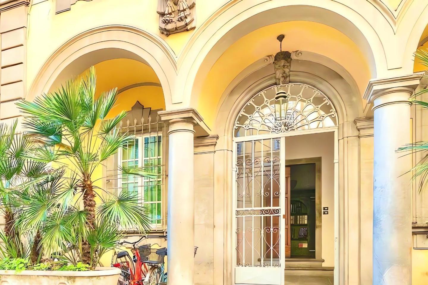 The Luxury Historic Palace Of Santa Croce Apartment Florence