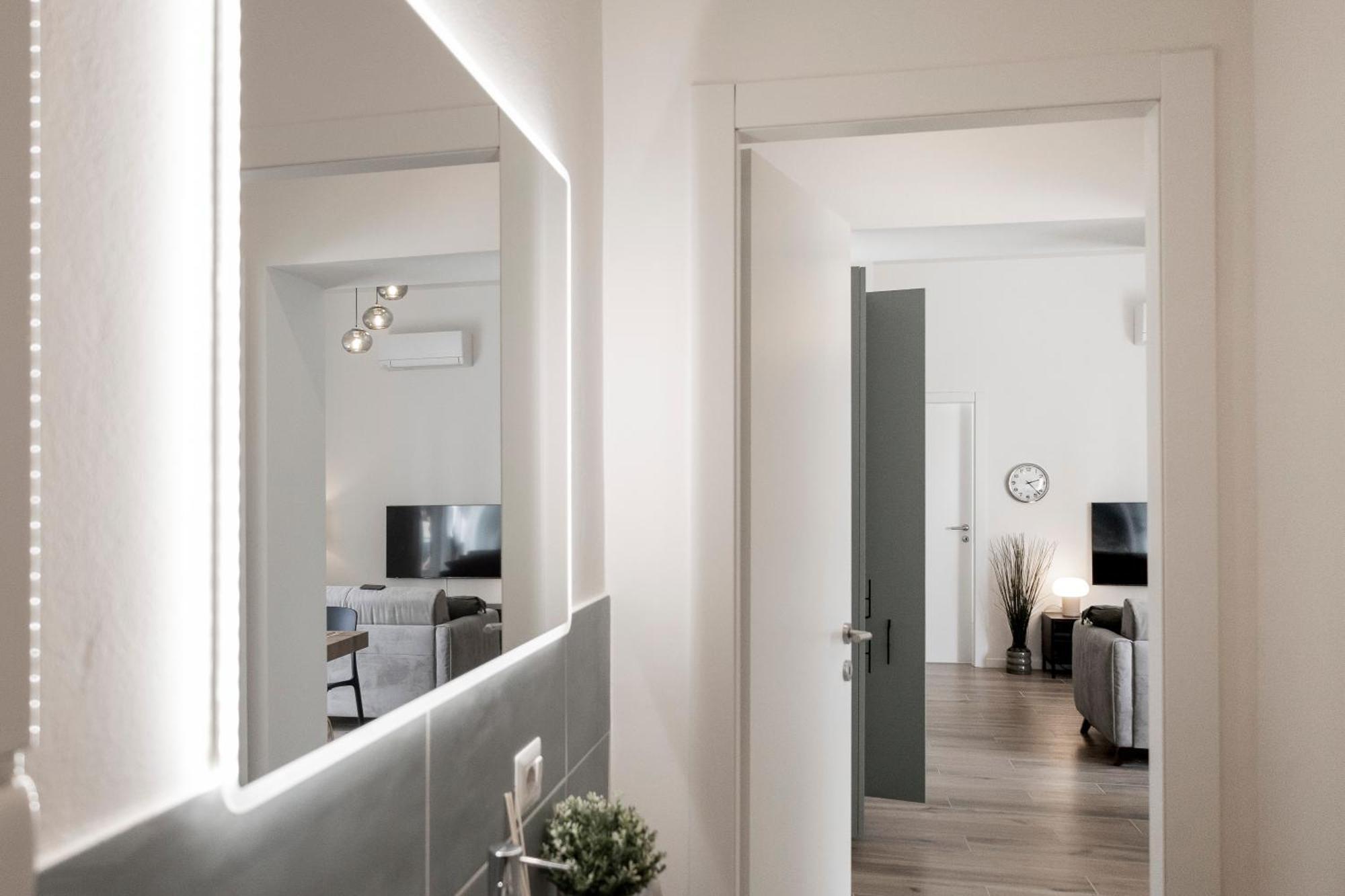 Leopoldo Cozy Loft - Tram, Air C, Netflix Appartement *