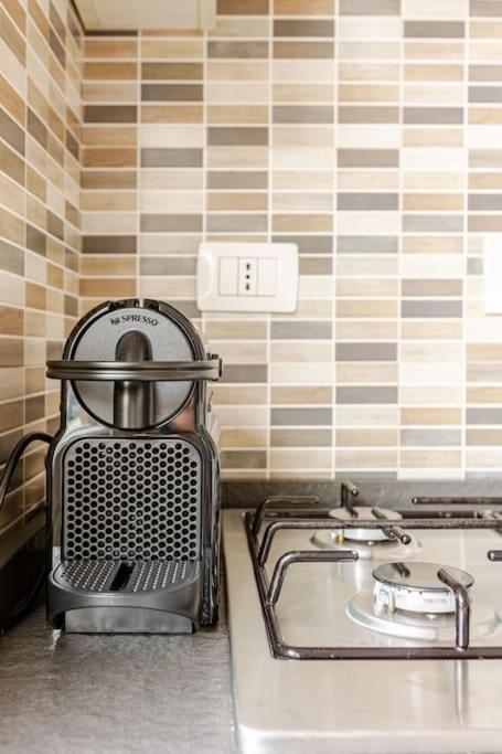 Bright & Cozy, Easy To Reach In Appartement