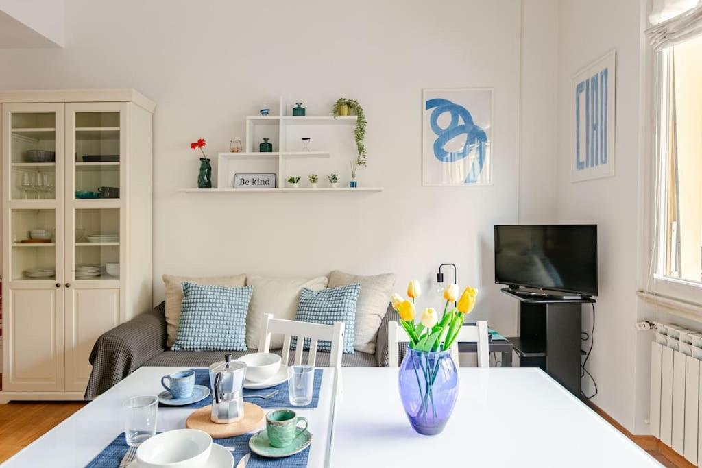 Bright & Cozy, Easy To Reach In * Florence