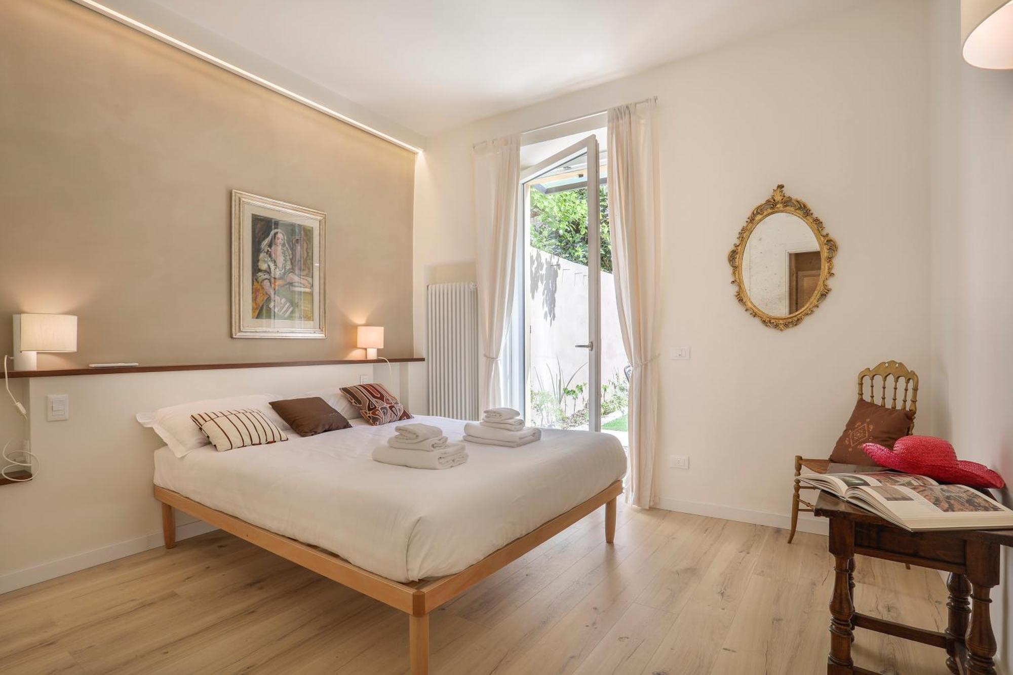 La Piccola Corte - Sweet Dreams In *