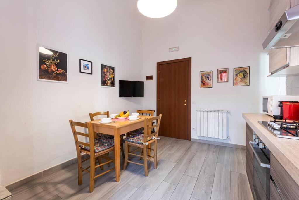 Live Like A Florentine Next To Santa Croce Square Appartement
