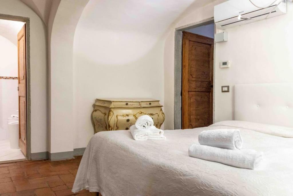 Appartement Santo Spirito 2 Bedroom *