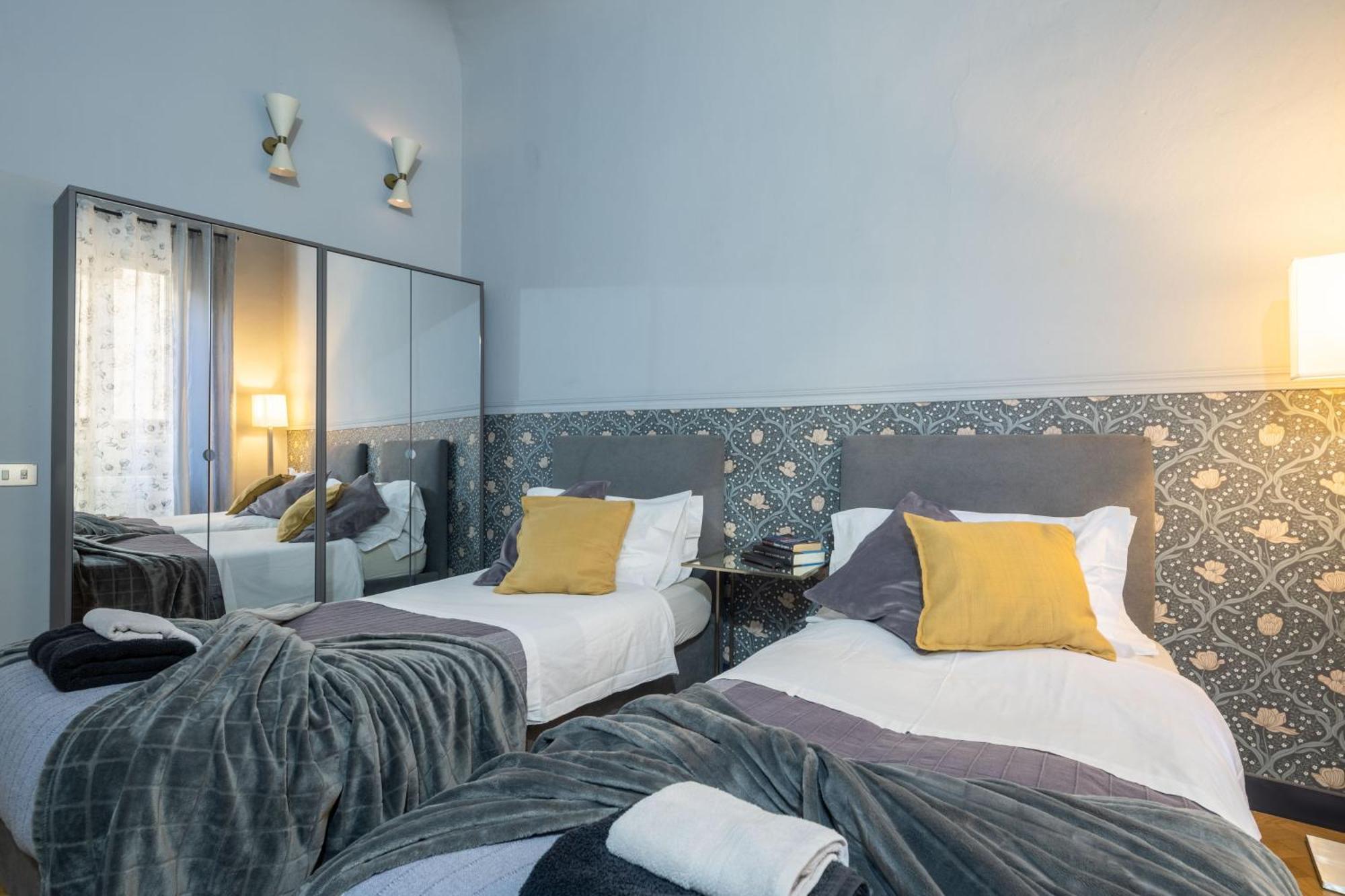 Tornabuoni - In Old Town Center Apartment