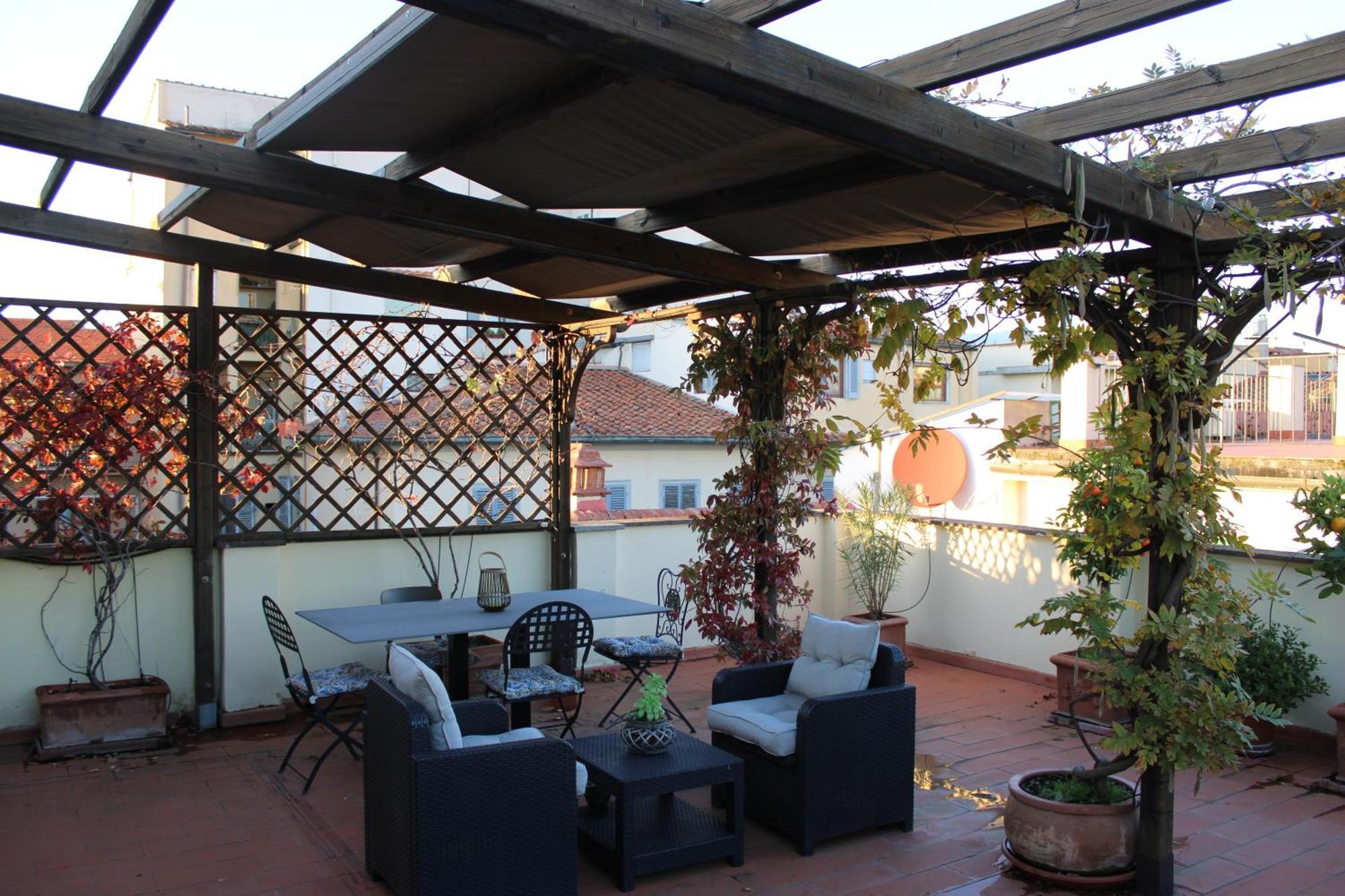 Terrace Apartment *