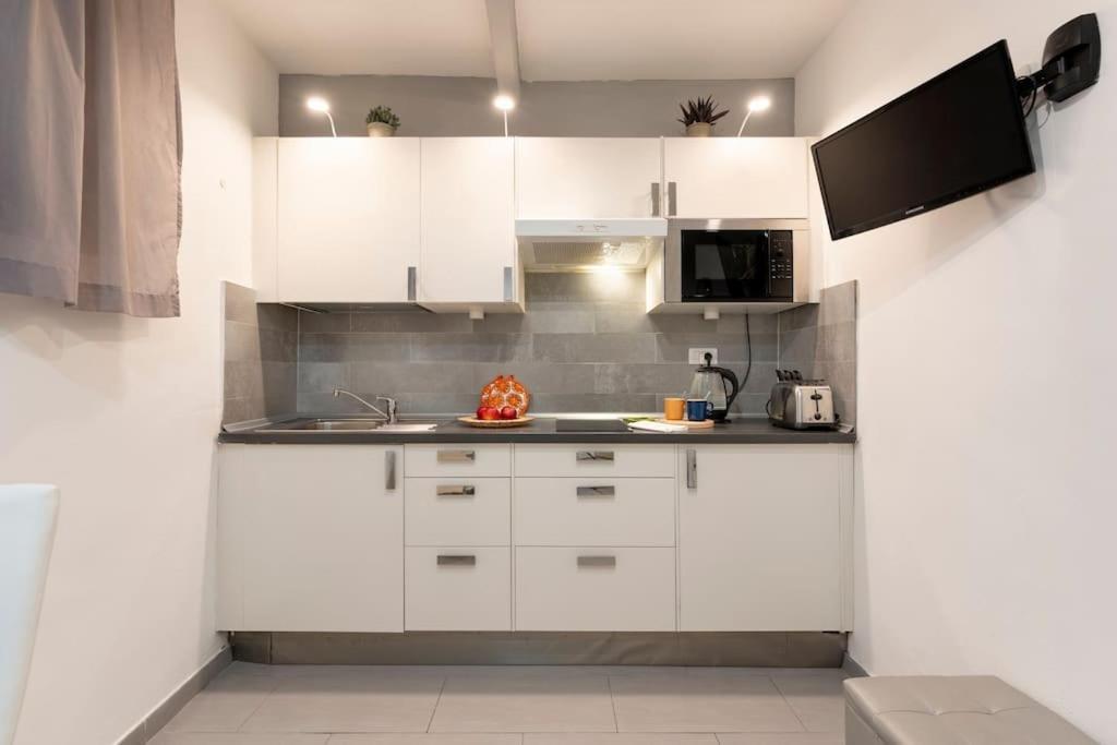 Keys Of Italy - Macci 41 - Sant' Ambrogio One Bedroom Flat Appartement *