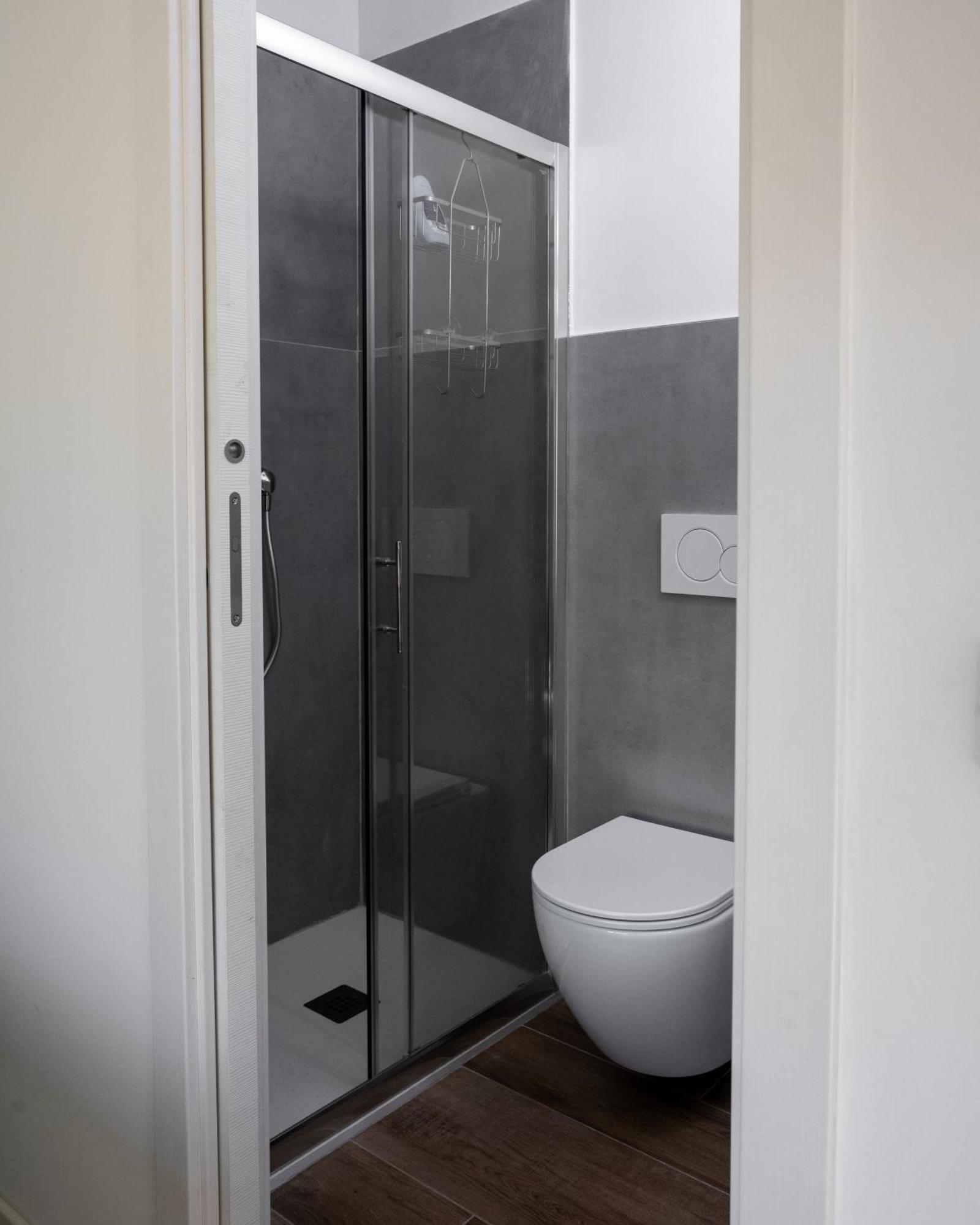 Camera Matrimoniale Con Bagno Privato-Appartamento Condiviso Con Host-Casa Enea * Florence