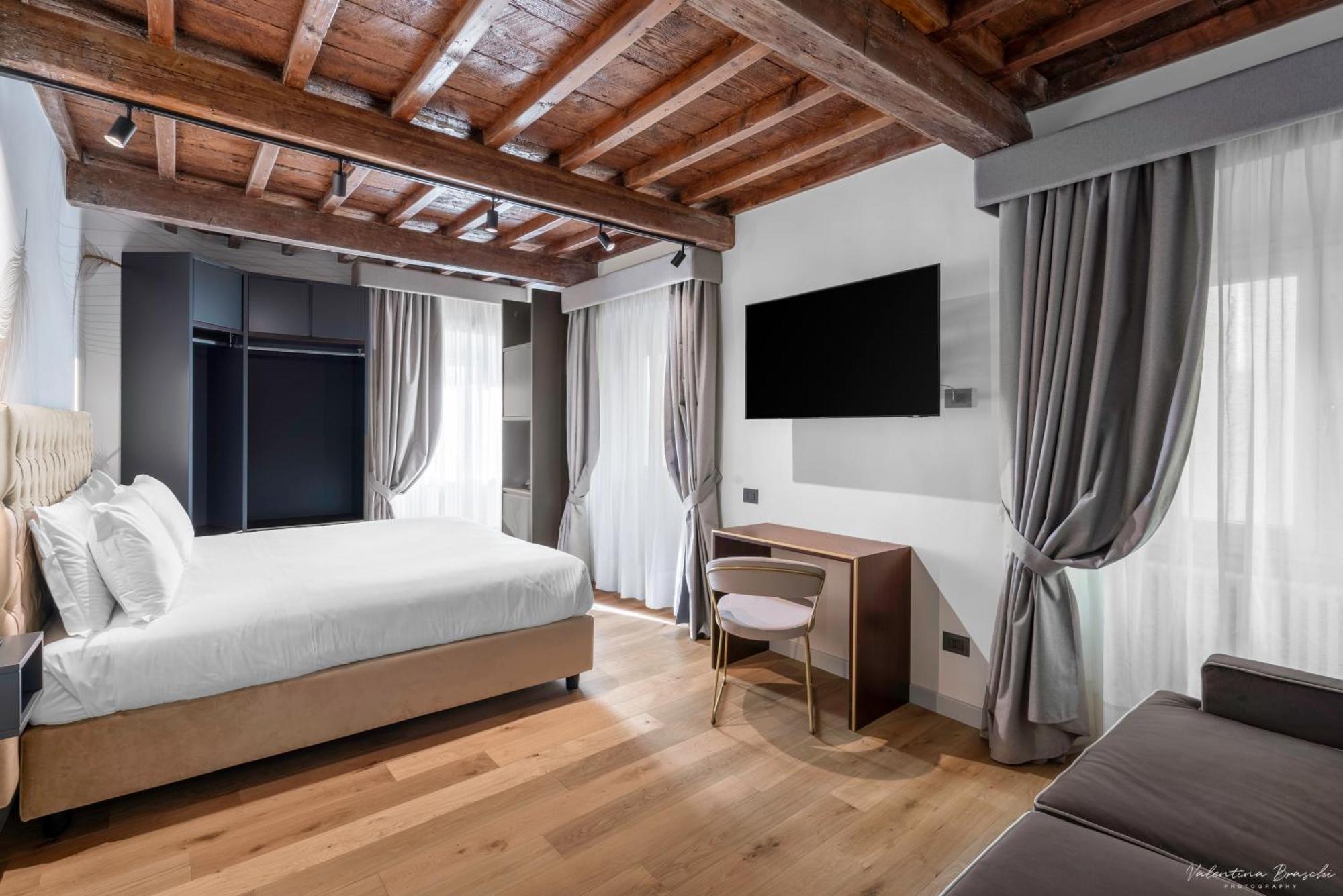 Hotel Adamas 3*