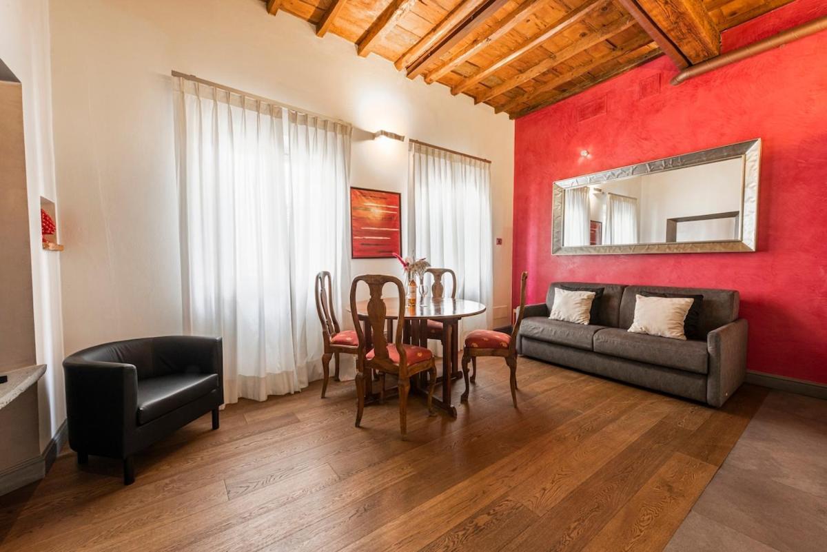 Cosy In Glamorous Santo Spirito Appartement Florence