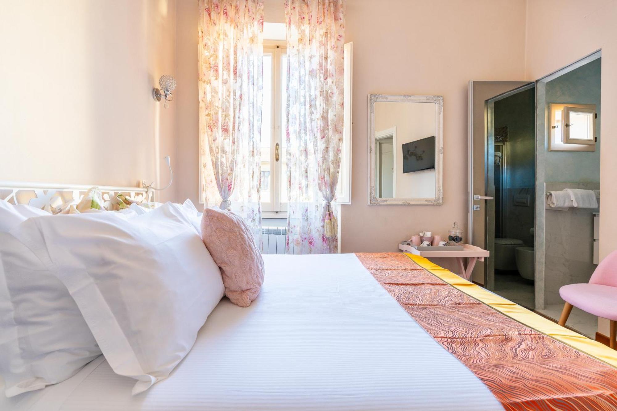 View Boutique - Milu Holidays Florenz