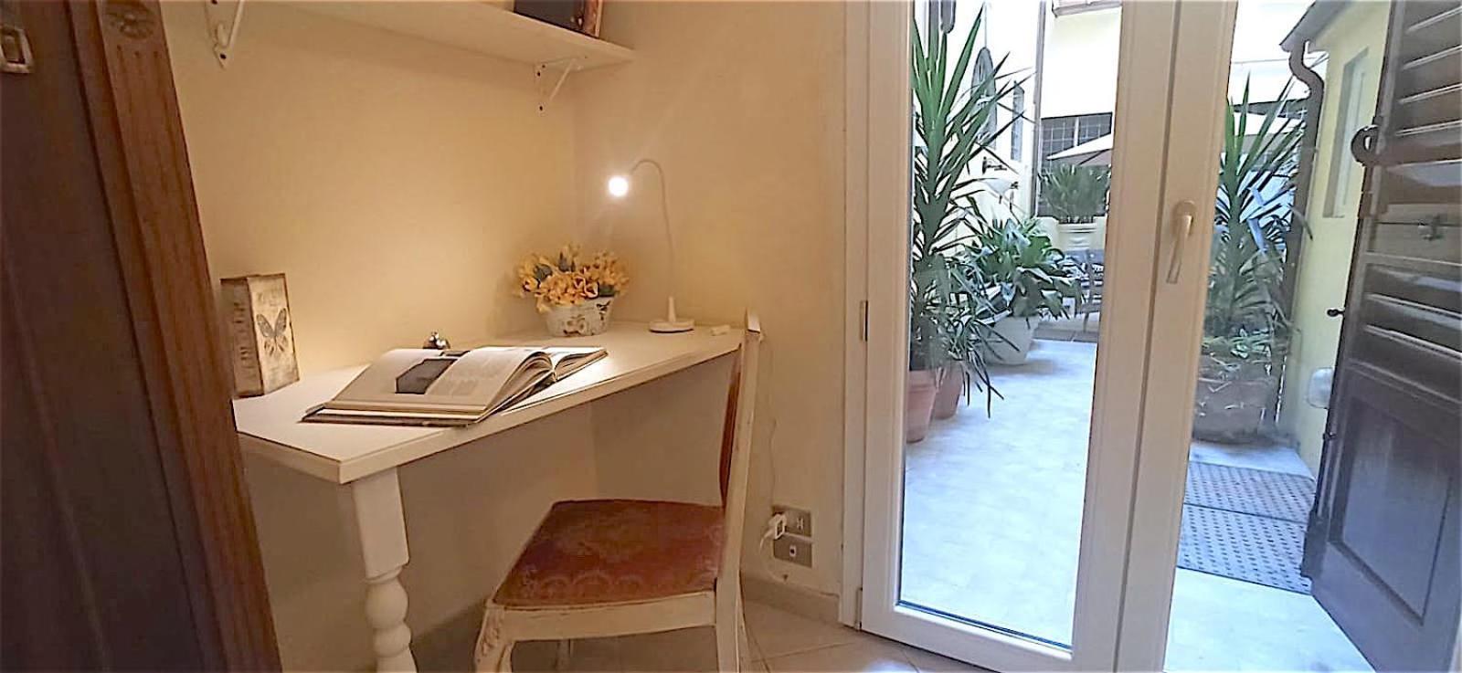 Apartment Amo E Flo