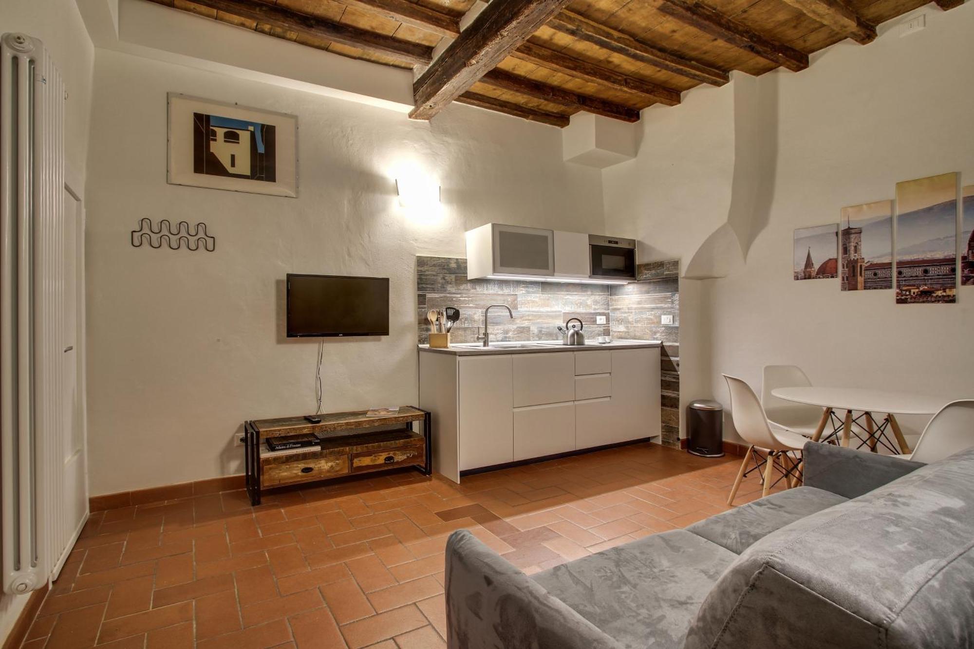Pilastri Near Santa Croce Appartement *