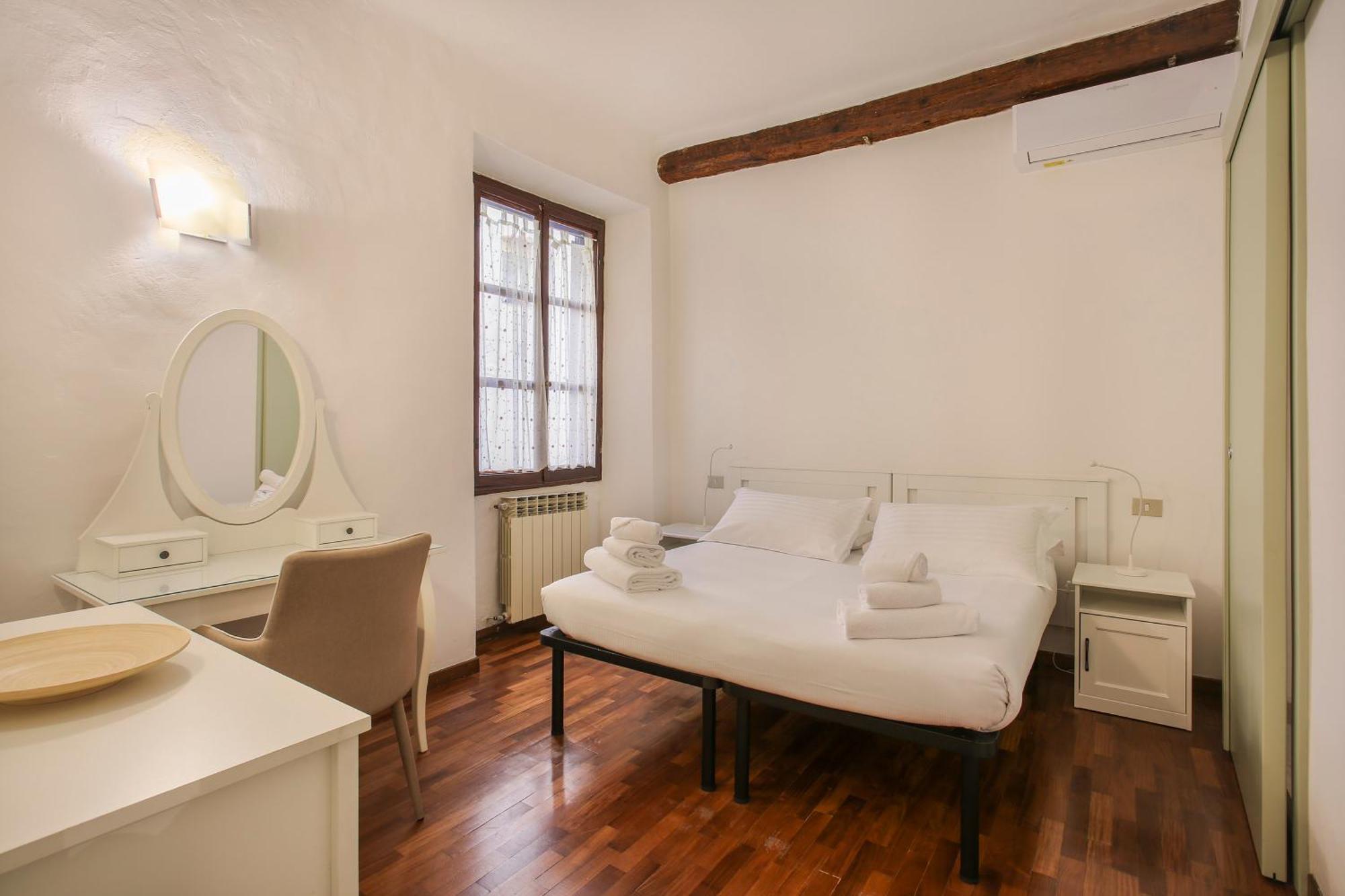 Santa Croce 2 Bedroom * Florence