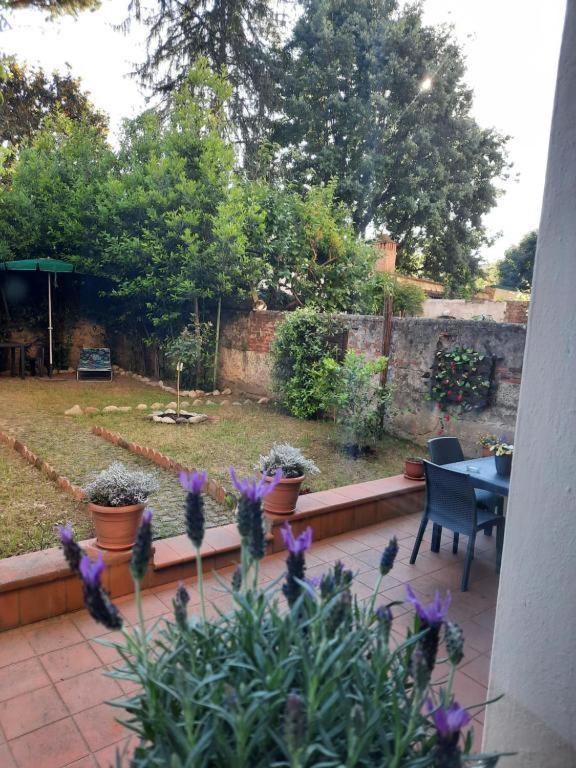 Au Jardin De Apartment *