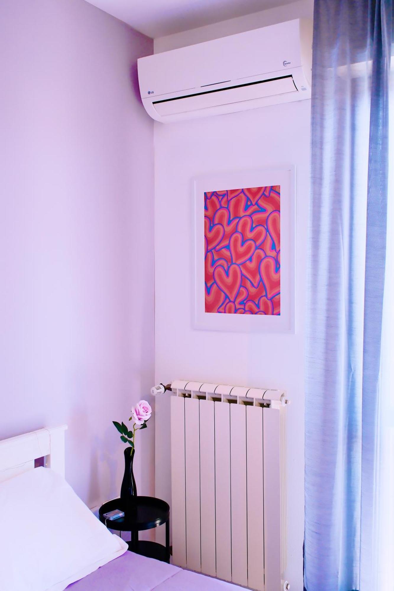 Charming Near The Center Apartment *