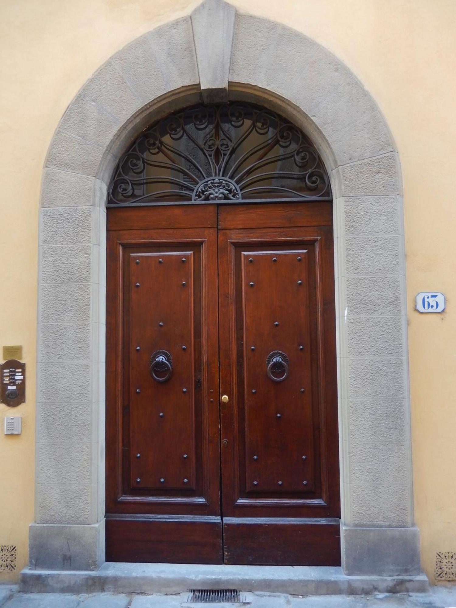 Appartement Bright 3-bedroom With Patio In Historic Center Near Duomo