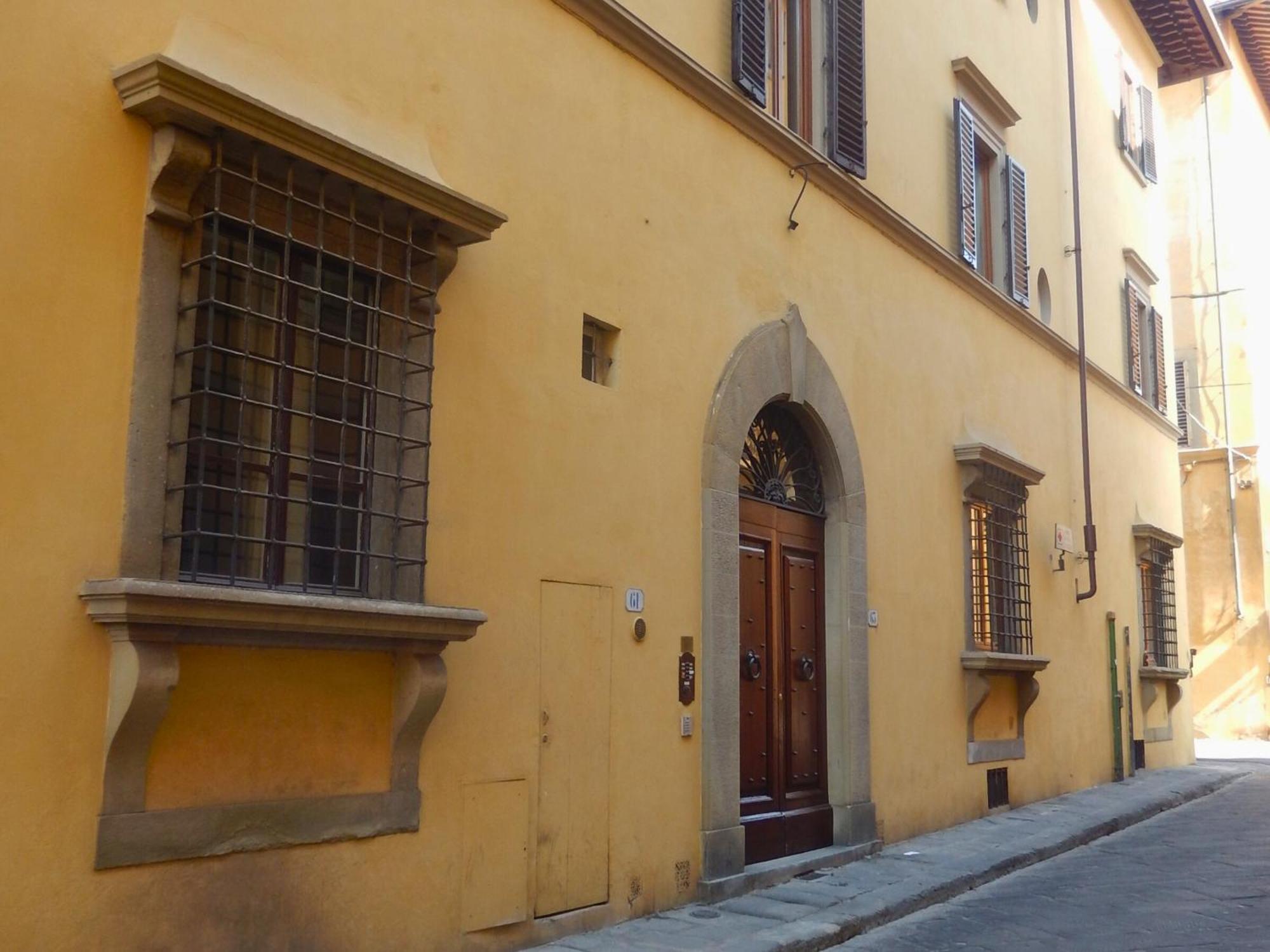 Bright 3-bedroom With Patio In Historic Center Near Duomo Appartement *