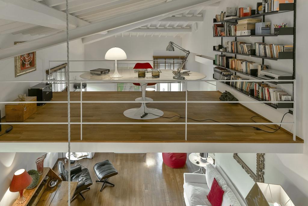 An Amazing In Oltrarno Apartamento