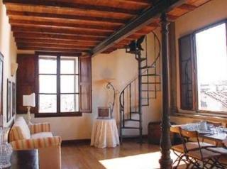 Apartment Palazzo Uguccioni *