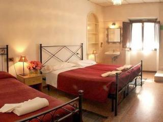 Aline Hotel