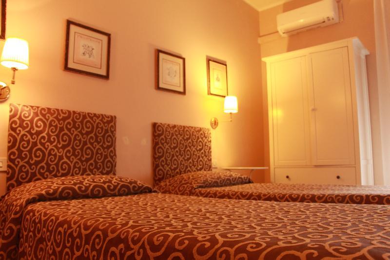 Alex Hotel