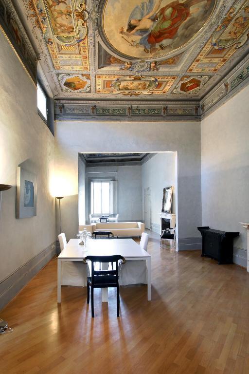 Palazzo Tolomei - Residenza D'epoca 3*